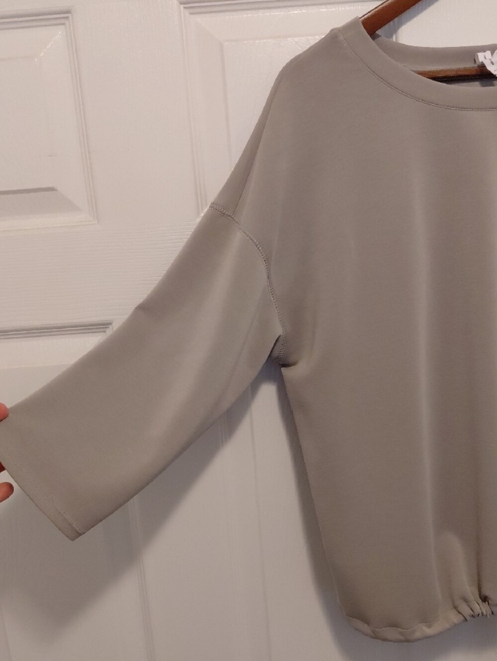 Cable & Gauge Relaxed Crew Sweatshirt in Light Taupe - Picture 4 of 6